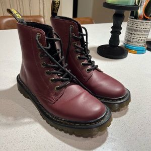 Size 7 Dr martins